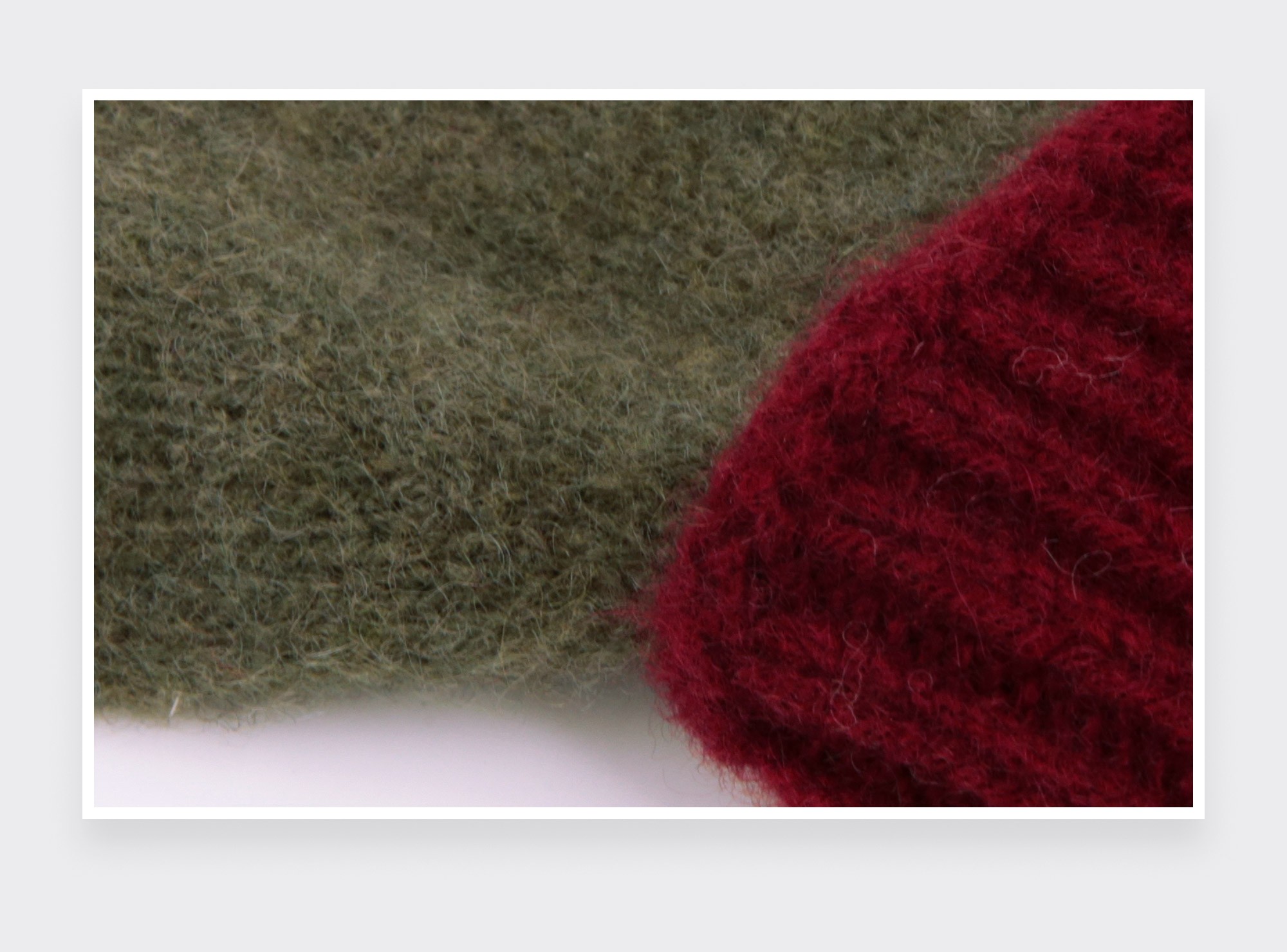 Burgundy Khaki Regenerated Cashmere Gloves - Cinabre Paris